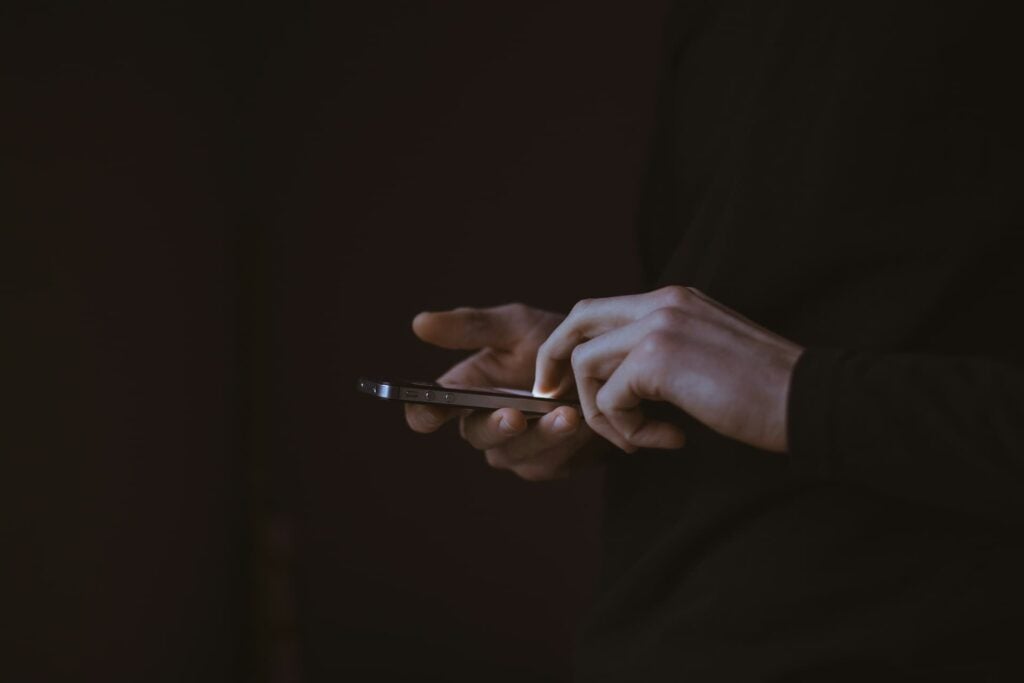 easy ways to find a person's number on the internet